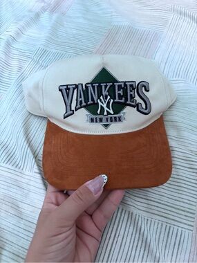 '47 Kids Yankees Two-Tone Cap in Cream & Brown